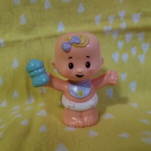 Little People Baby Girl w/Bottle & Bow